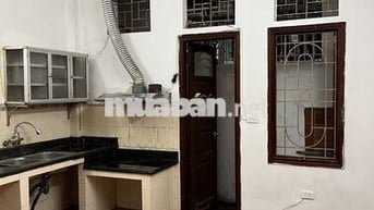 Cho thuê tầng 1 nhà 5C ngách 49 ngõ 28 Tứ Liên, Hà Nội