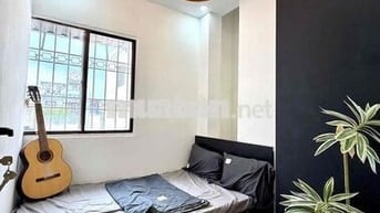 CHO THUÊ 2PN 1WC GIÁ RẺ CỬA SỔ TO, SẠCH SẼ CÁCH UEH CHỈ 1km