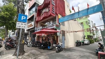 CẦN GẤP 1 NAM GIỮ XE QUÁN MÌ CAY TỪ 11H-22H Ở AN DƯƠNG VƯƠNG -QUẬN 5 