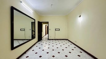 Bán nhà trên 90m2 ngay gần đầu phố Vương Thừa Vũ, phân lô, ít nhà có
