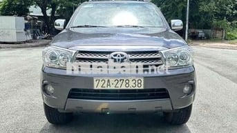 Toyota Fortuner 2010 2.7V 4x4 AT -