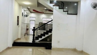 Ông bà lớn tuổi cần ra nhanh nhà Đặng Thùy Trâm 60m2, giá chỉ 3,15 tỷ