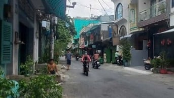 Cho thuê nhà mặt tiền Đội Cung, P.8, Q.11 giá 20tr