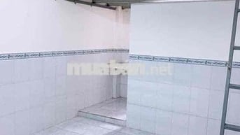 cho thuê phòng cách ngã tư luỹ bán bích và hoà bình 200 m .kg chng chu