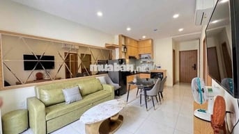 CĂN HỘ 2 PHÒNG NGỦ - BAN CÔNG - FULL NỘI THẤT - NGAY VẠN PHÚC CITY