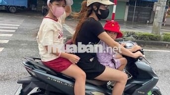 xe gia đình đi còn giữ như mới ...