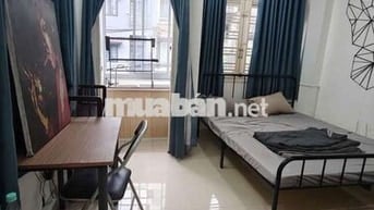 Căn hộ tách bếp, bancol cửa sổ full nội thất