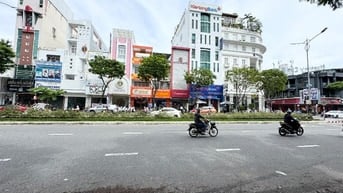 Sang nhượng nhà kinh doanh trung tâm phố Đà Nẵng giá rẻ