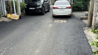NHÀ 4 X 23M - XÂY 3 TẦNG - CÁCH LÊ QUANG ĐỊNH 50M - 12.6 TỶ VÀ 15.2TỶ