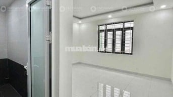 Phòng trọ giá rẻ siêu mới cửa sổ lớn ở được 2-3ng sát ueh vhu cơ sở nv