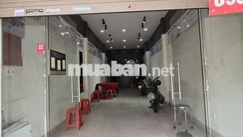 Mặt bằng 704 Cách Mạng Tháng Tám sầm uất