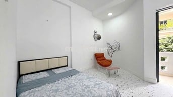 Cho Thuê Căn Hộ 1PN Ban Công ở Nguyễn Văn Thương, Hàng Xanh Bình Thạnh
