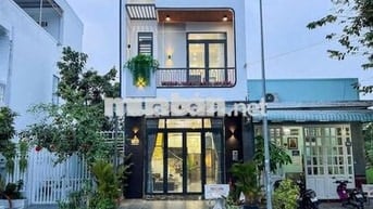 Cần bán nhà 1 trệt 1 lầu ngay vòng xoay Kim Hằng Bình Dương