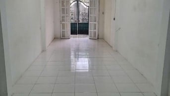 Cho thuê 01 căn nhà riêng rộng đẹp tại Phường Nghĩa Đô. Hà Nội