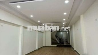 Cho thuê nhà 3 tầng mặt tiền đường 30 Tháng 4