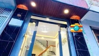 Nhà nguyên căn siêu hạt dẻ ngay sát cầu Nguyễn văn cừ