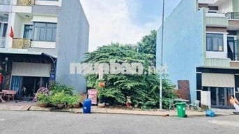 LÔ ĐẤT 80M2. NGAY CHỢ KHÁNH LONG, 4X20 FULL TC -ĐƯỜNG NỰA, SỔ SÃN
