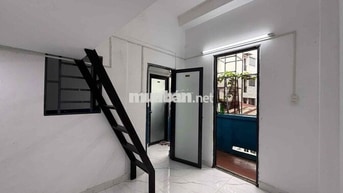 PHÒNG MỚI CÓ BANCOL SIÊU THOÁNG MÁT, GÁC CAO GẦN NGÃ TƯ HÀNG XANH 4tr7