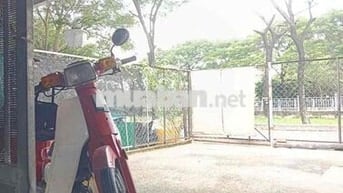 Nhà ở, mặt tiền bờ kè thoáng mát, thích hợp ở hoặc kinh doanh