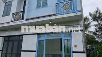 Nhà Sổ Hồng Riêng  .. 4x10 ( 1 lầu ) 1ty050tr thị trấn cần giuộc