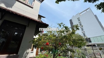 BÁN NHÀ HXH NGUYỄN TRÍ PHƯƠNG Q10 cách đường 3/2 vài bước 4x12m 2 tầng