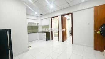 2 Phòng Ngủ - 50m2 - Full Nội Thất_ Hầm Xe - Thang Máy / Cộng Hoà