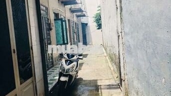 Nhà nguyên căn đường Phạm Văn chiêu 5x12m trần đúc có sân thượng