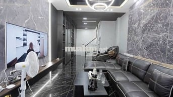 Tân mai - 45m ,nội thất cao cấp , view hồ , vài bước ra phố