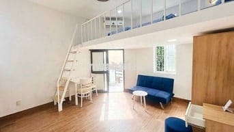 PHÒNG CÓ GÁC FULL NỘI THẤT CỬA SỔ ĐÓN NẮNG  BÌNH THẠNH GIÁP Q1,Q3
