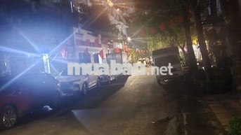 NGHĨA ĐÔ NHÀ PHÂN LÔ 2 Ô TÔ TRÁNH- DT 44M