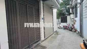 NHÀ ĐẸP BÁT KHỐI-NGÕ Ô NÔNG - Ô TÔ - GẦN PHỐ - GẦN TTTM AEON