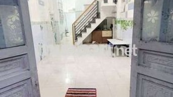 Nhà trệt 2 lầu 3pn 3 vs hẻm xe hơi