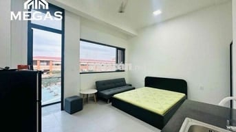 PHÒNG BAN CÔNG CỬA SỔ TRỜI ĐẦY ĐỦ NỘI THẤT NGAY AEONMALL TÂN PHÚ