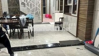 Cho thuê nguyên căn 4pn 5wc, có ít nội thất, Phan Huy Ích p12 Gò vấp