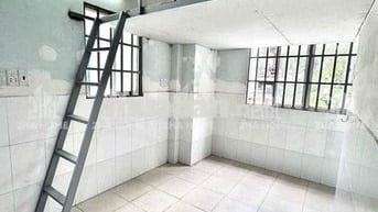Phòng có gác giá rẻ ở Dương Thị Mười