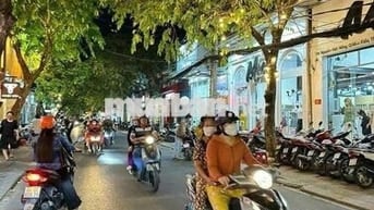 Nhà mặt tiền Nguyễn Việt Hồng 9tr