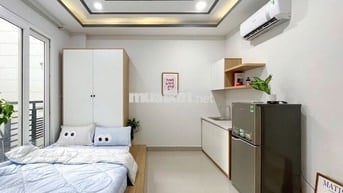 Cho thuê căn hộ cao cấp full nt có ban công ngay ngã tư Phú Nhuận