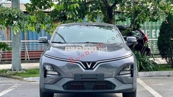VinFast VF6 Eco 2025