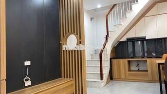 Bán Nhà Bạch Đằng 22M x 4T,MT: 4,3M Giá 5,8 Tỷ.Full nội thất, 30m ô tô