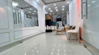 NGƯỜI NHÀ NHỜ BÁN  6 TẦNG -35M  GIÁ CHỈ 8,8 TỶ 30M RA PHÔ  QUANG TRUNG