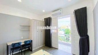 CĂN 2 PN, BAN CÔNG, TÁCH BẾP, FULL NỘI THẤT NGAY VÒNG XOAY HÀNG XANH
