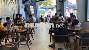 Sang quán cà phê do ko có thời gian quản lý .