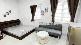 Căn hộ có cửa sổ thoáng đầy đủ nội thất ngay Lê Văn Chí,Ngã tư Thủ Đưc