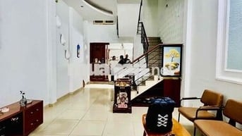 Nhà Hẻm 1/ Ngắn Ngay Cầu An Lộc DT 240m2 1Trệt 3Lầu 4Pn 5Wc Hẻm Tải