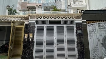 Cho thuê nhà đẹp hẻm xe hơi, nội thất đầy đủ