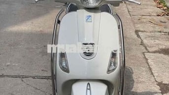 PIAGGIO VESPA trắng 2015 mới 95%