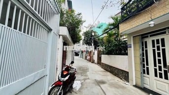 Yên Tĩnh Ở Khu An Ninh | Gần Chợ Cây Quéo - Chợ Bà Chiểu ~40m² | 2 tần