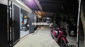 nhà cấp 4 đường ô tô thông gần ngã tư Mai Đăng Chơn và Lưu Quang Vũ