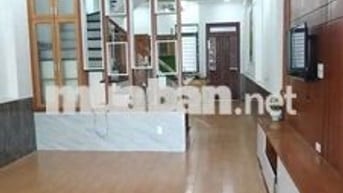 Cho thuê nhà vừa ở vừa làm vp gần ngã tư 550