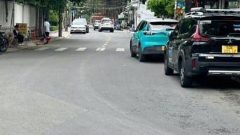 BÁN NHÀ XÂY 6 TẦNG - CÁCH TRẦN NÃO 100M ( 17.9 TỶ )